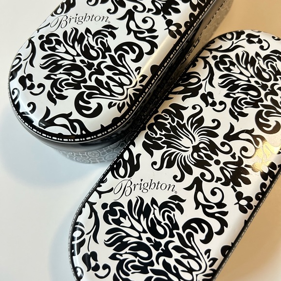 Brighton Sunglasses Case Tin metal set of 2 case Black & White 6,5” - Picture 3 of 9